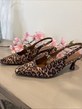 Naturalizer Gemini Suede Leopard Print Slingback Mary Jane kitten heels 8W